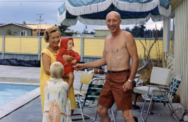 Phyllis and Guy Smith at the pool